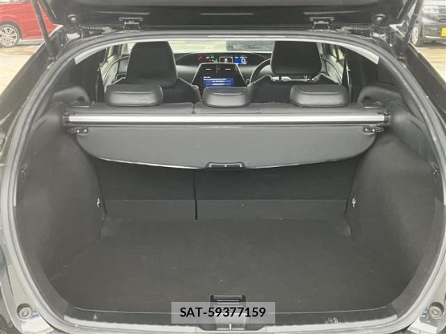 Toyota PRIUS 2018-10 8220143-6