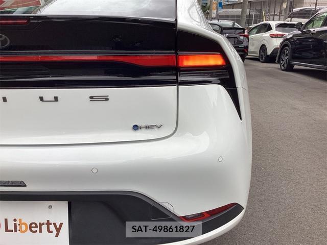 Toyota PRIUS 2023-05 8220156-15