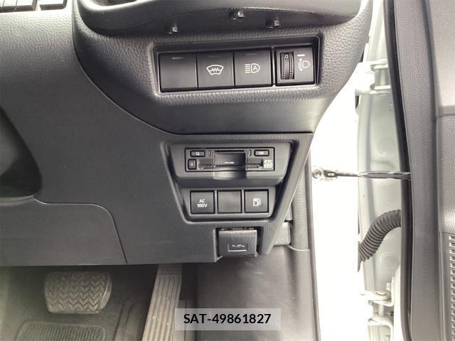 Toyota PRIUS 2023-05 8220156-3