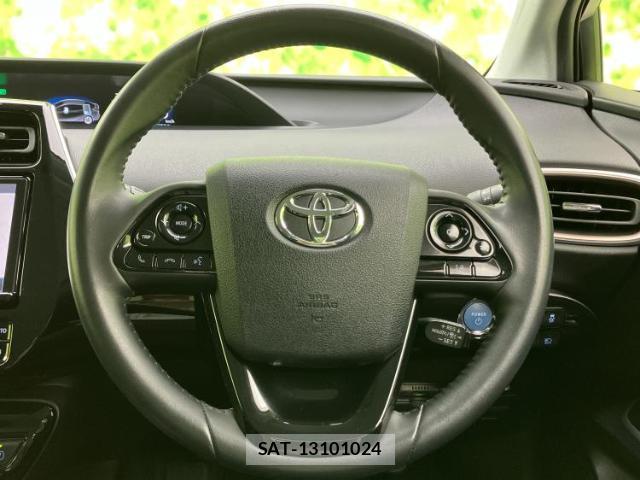 Toyota PRIUS 2018-04 8220181-14