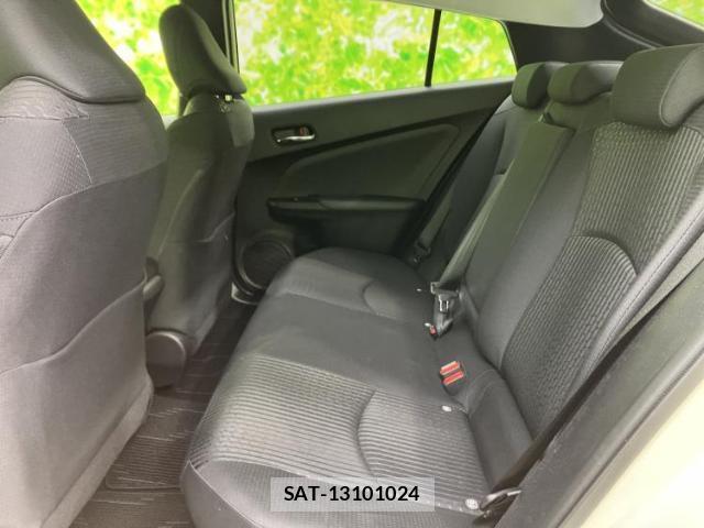 Toyota PRIUS 2018-04 8220181-6