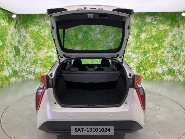 Toyota PRIUS 2018-04 8220181-7