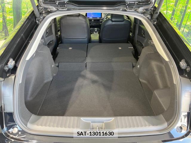 Toyota PRIUS 2023-11 8220222-12