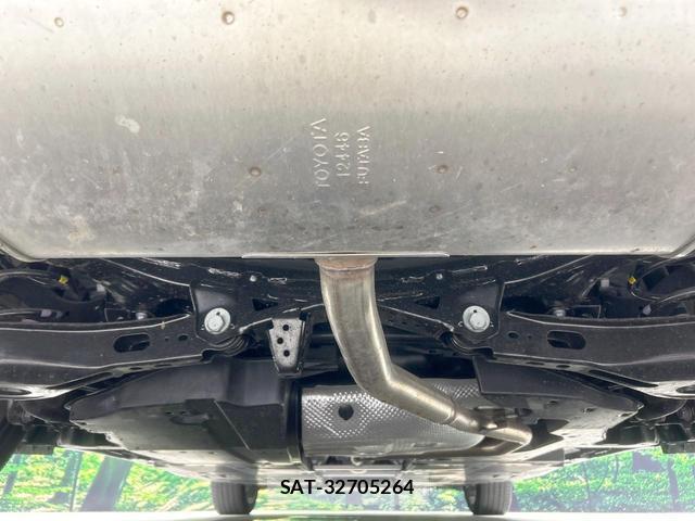 Toyota PRIUS 2023-10 8220278-18