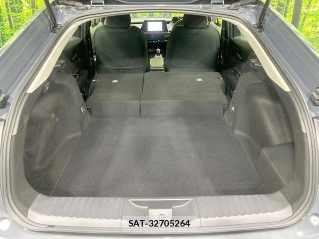 Toyota PRIUS 2023-10 8220278-9