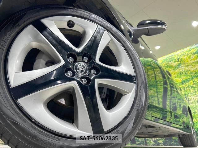 Toyota PRIUS 2019-09 8220287-12