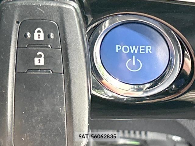 Toyota PRIUS 2019-09 8220287-6