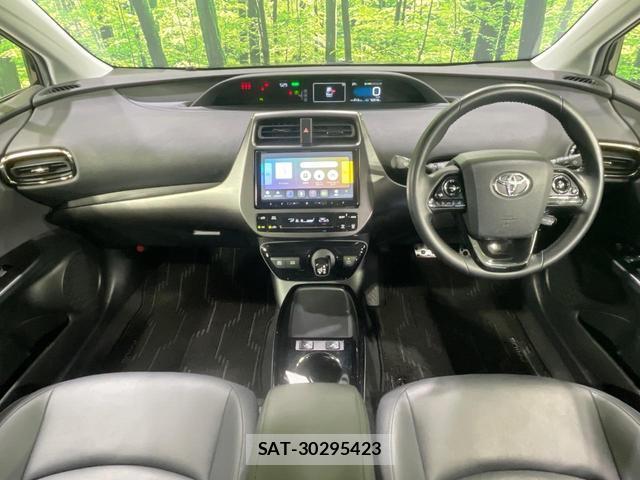 Toyota PRIUS 2022-03 8220414-1