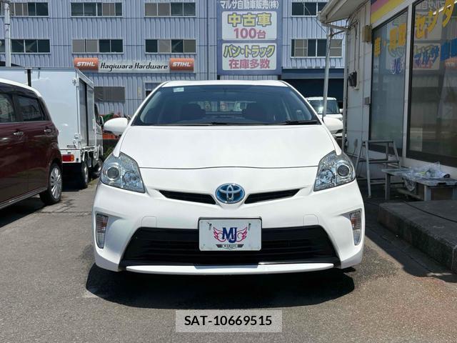 Toyota PRIUS 2015-06 8220430-10