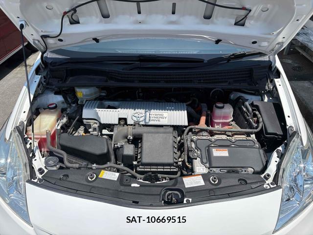 Toyota PRIUS 2015-06 8220430-3