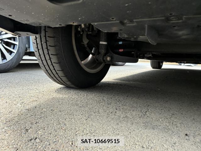Toyota PRIUS 2015-06 8220430-8