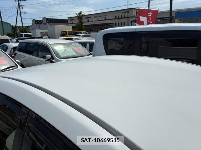 Toyota PRIUS 2015-06 8220430-9