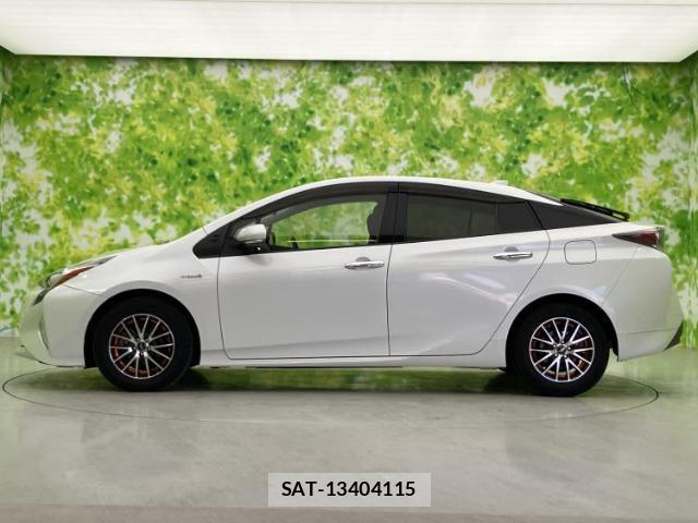 Toyota PRIUS 2016-05 8220472-1