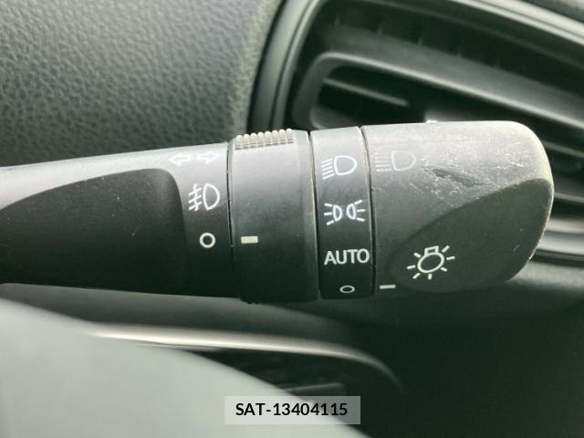 Toyota PRIUS 2016-05 8220472-15