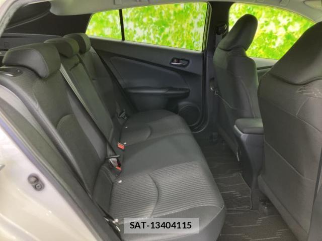 Toyota PRIUS 2016-05 8220472-4