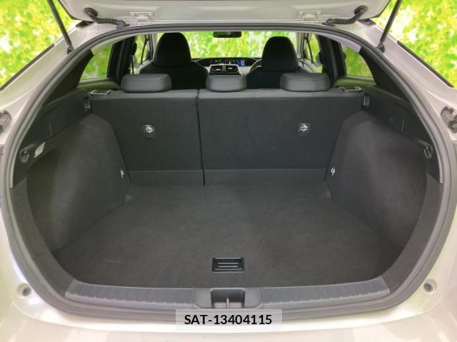 Toyota PRIUS 2016-05 8220472-7