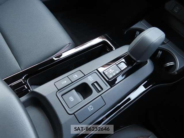Toyota PRIUS 2024-01 8220526-12