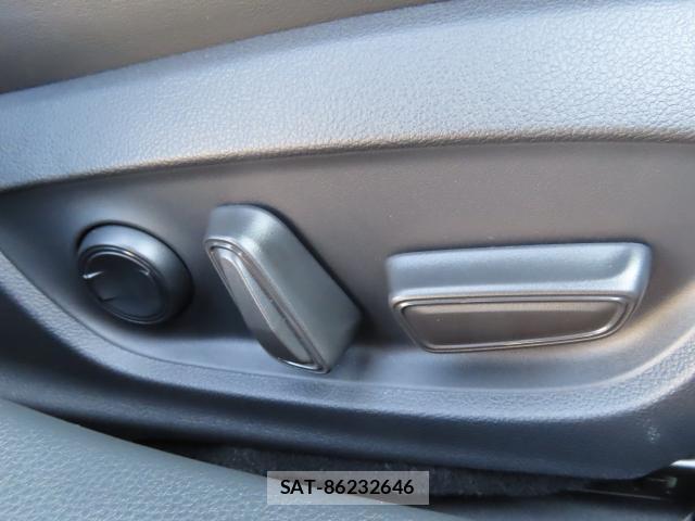 Toyota PRIUS 2024-01 8220526-18