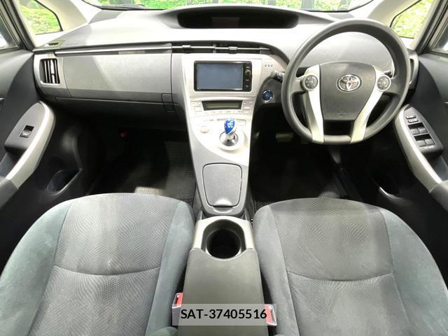 Toyota PRIUS 2015-03 8220532-1