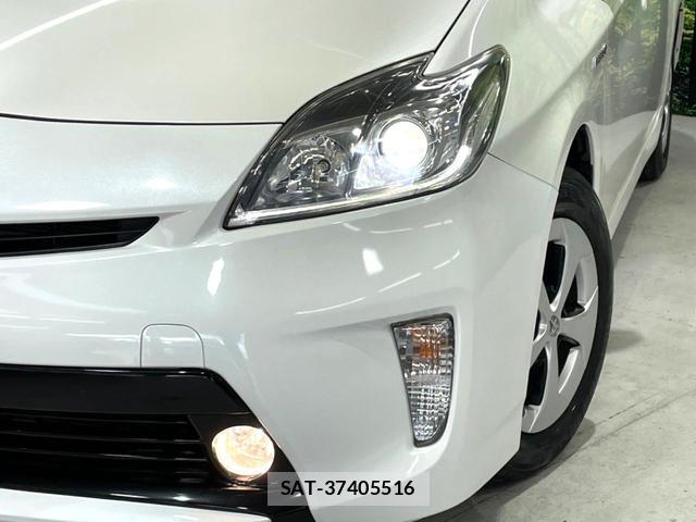 Toyota PRIUS 2015-03 8220532-11