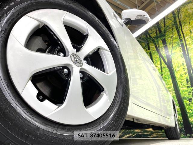 Toyota PRIUS 2015-03 8220532-12