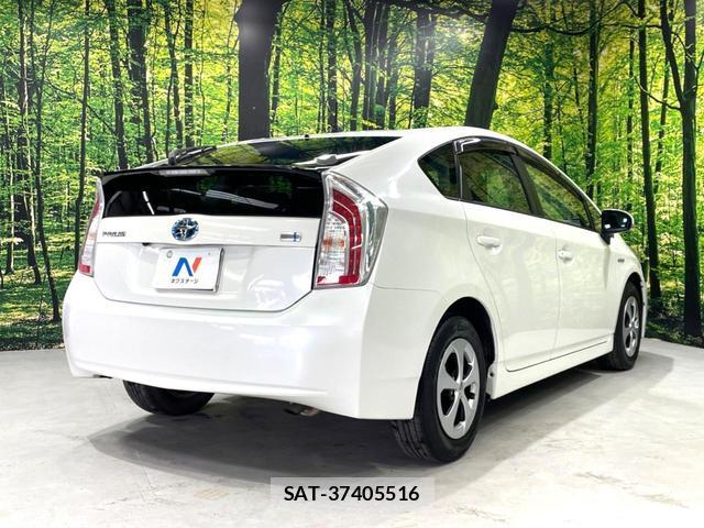 Toyota PRIUS 2015-03 8220532-16