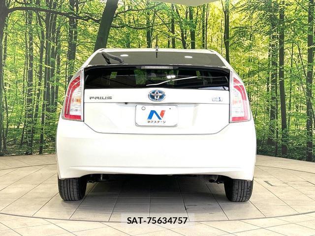 Toyota PRIUS 2014-05 8220563-14