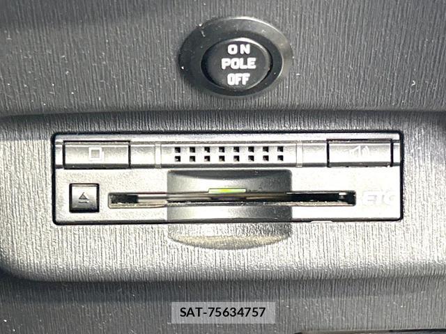 Toyota PRIUS 2014-05 8220563-3