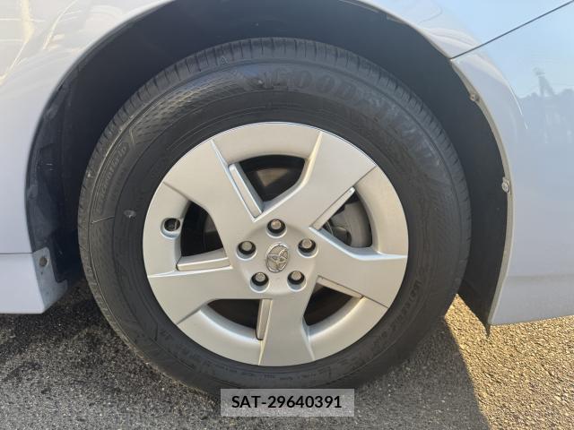 Toyota PRIUS 2010-06 8220614-8