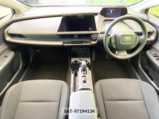 Toyota PRIUS 2024-11 8220967-1