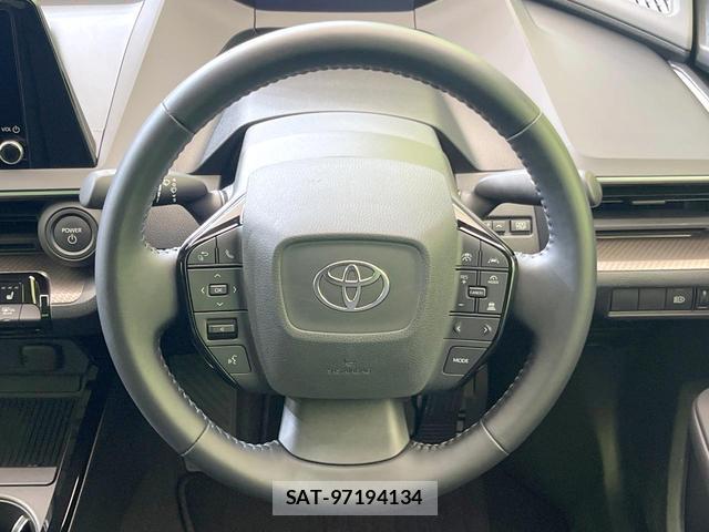 Toyota PRIUS 2024-11 8220967-11