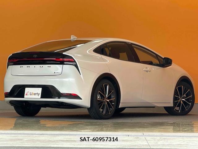 Toyota PRIUS 2024-11 8221043-5