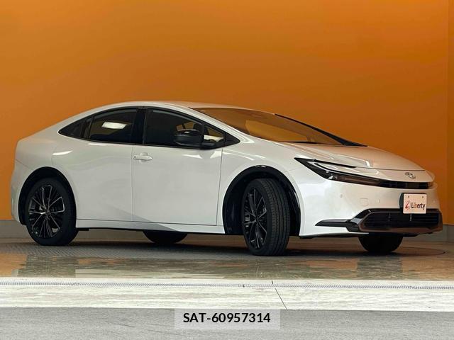 Toyota PRIUS 2024-11 8221043-7