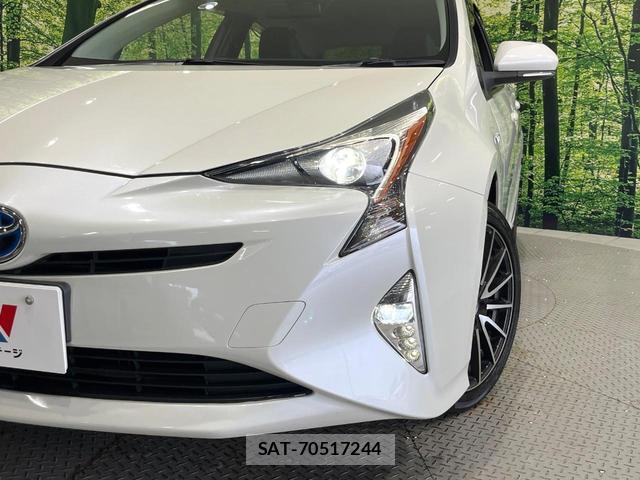 Toyota PRIUS 2018-06 8221092-11