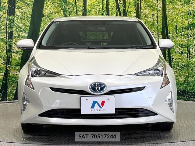 Toyota PRIUS 2018-06 8221092-13