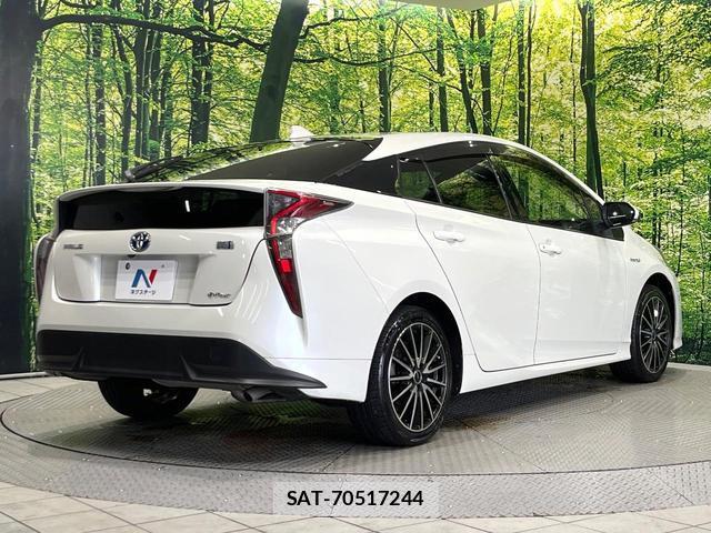 Toyota PRIUS 2018-06 8221092-16