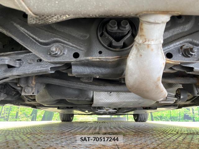 Toyota PRIUS 2018-06 8221092-18