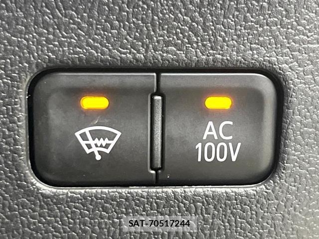 Toyota PRIUS 2018-06 8221092-5