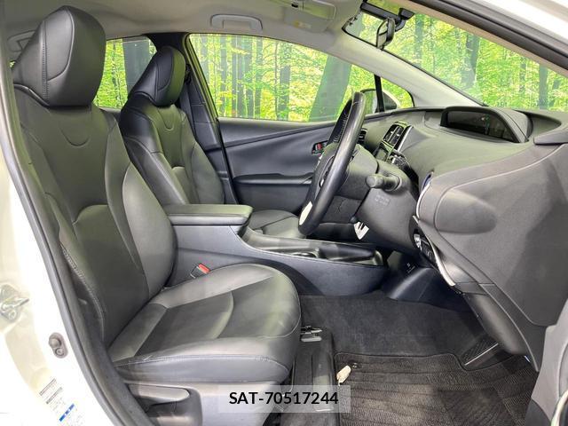 Toyota PRIUS 2018-06 8221092-7