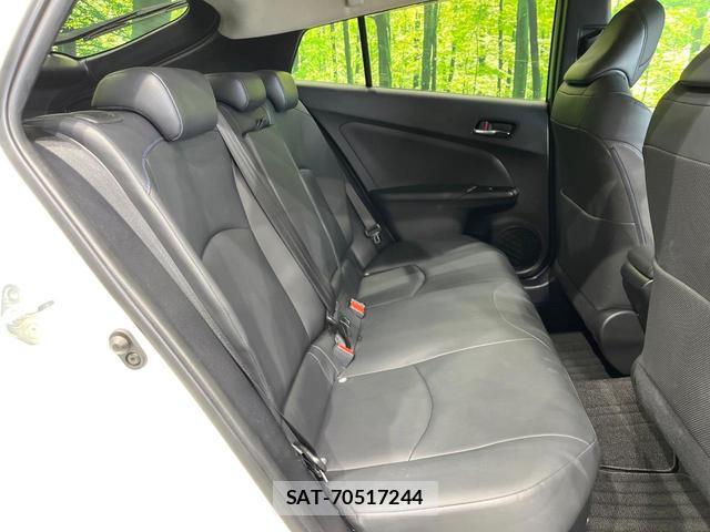 Toyota PRIUS 2018-06 8221092-8