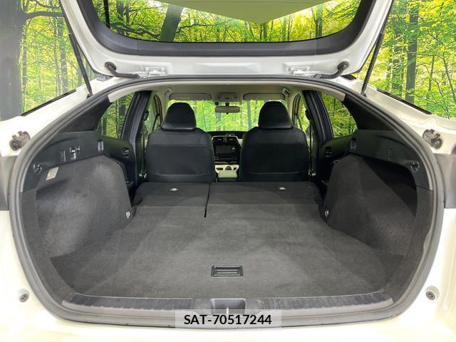 Toyota PRIUS 2018-06 8221092-9