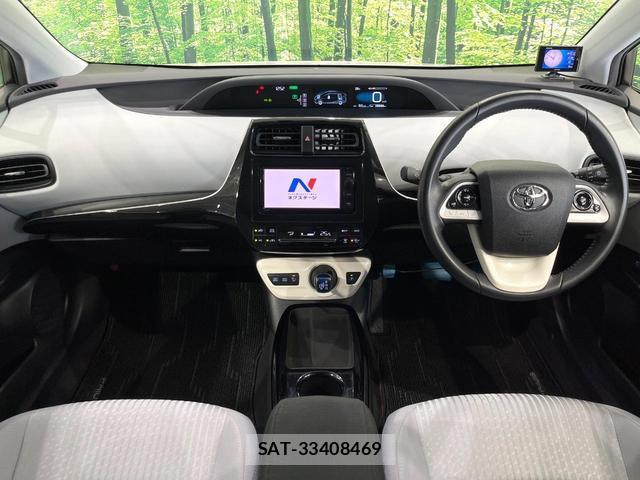 Toyota PRIUS 2016-06 8221096-1