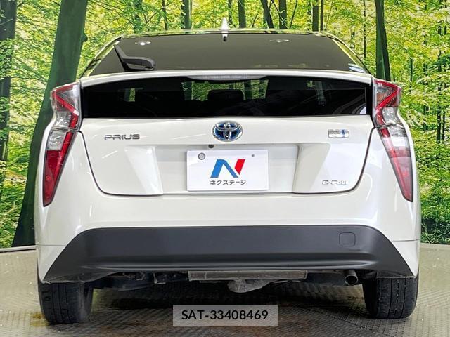 Toyota PRIUS 2016-06 8221096-14