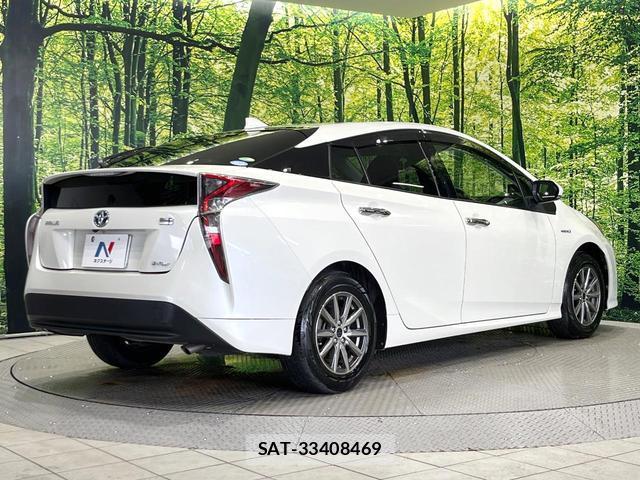 Toyota PRIUS 2016-06 8221096-16
