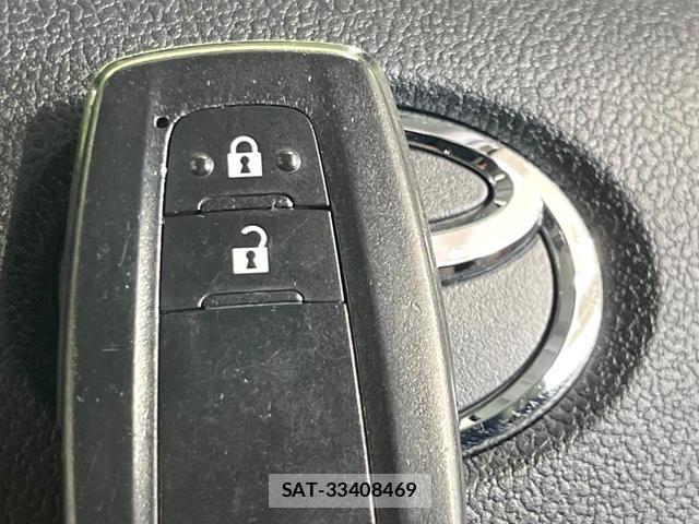 Toyota PRIUS 2016-06 8221096-5
