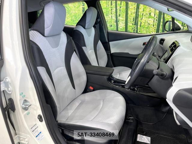 Toyota PRIUS 2016-06 8221096-7