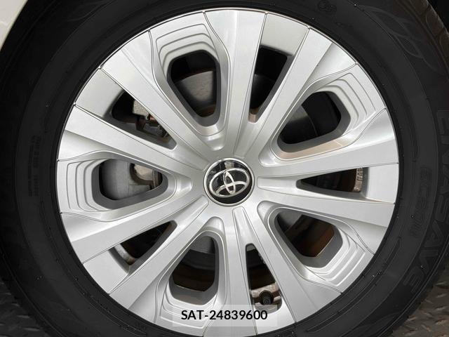 Toyota PRIUS 2019-08 8221301-13