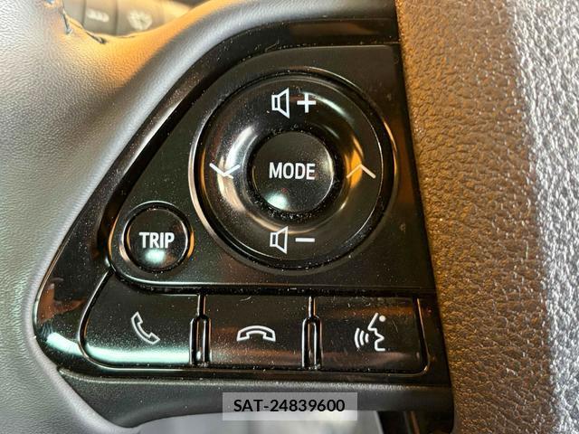 Toyota PRIUS 2019-08 8221301-18