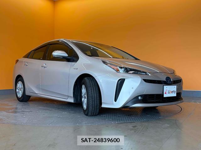Toyota PRIUS 2019-08 8221301-5