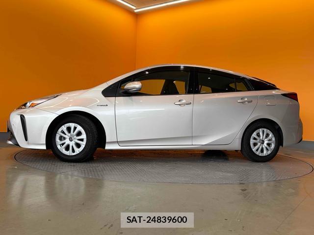 Toyota PRIUS 2019-08 8221301-7